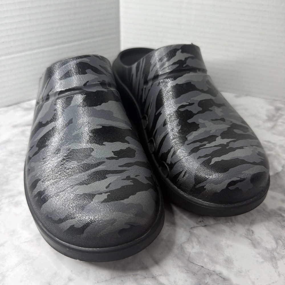 OOFOS OOcloog Limited Edition Clog Black Camo Womens Size 8M/ Mens size 6